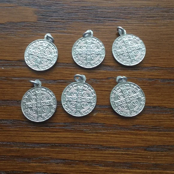 St Benedict medals lot of six - Picture 2 of 3
